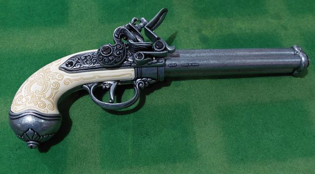 Denix 2021 Italian 1680 flint lock Denix 2021 Italian 1680 flint lock