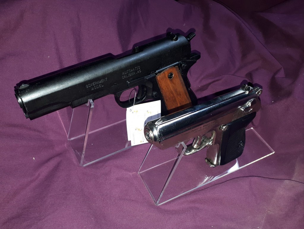 Pistol stands Pistol stands